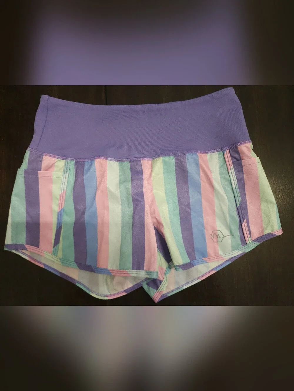 Maven Thread Elite Shorts feature a pastel striped pattern Size Small